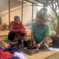 Die Schul-Schneiderei hat ab heute geöffnet